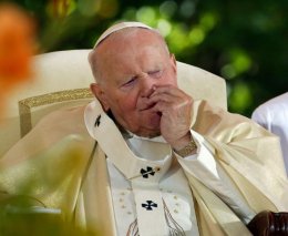 Полиция Рима задержала двойника Папы Римского Иоанна Павла II