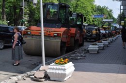 Янукович начал ремонт дорог, чтобы сорвать акцию "Вставай, Украина!" (ФОТО)