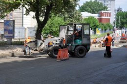 Янукович начал ремонт дорог, чтобы сорвать акцию "Вставай, Украина!" (ФОТО)