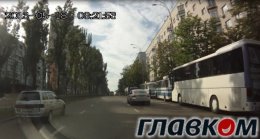 Центральные улицы Киева заполонили десятки автобусов от ПР (ФОТО)