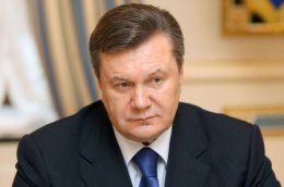 Виктор Янукович призвал помолиться за жертв политических репрессий