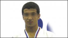 Чемпион по рукопашному бою одним ударом отправил дембеля в кому