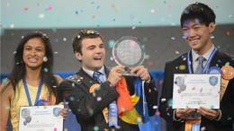 18-летняя студентка придумала, как заряжать смартфон за 20 секунд (ФОТО)