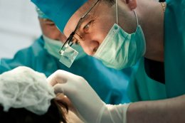 Польские врачи пересадили мужчине донорское лицо