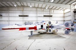 Истребитель X-Wing из «Звездных войн» собрали из 5 млн кубиков LEGO (ФОТО)