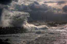 В Крыму объявили штормовое предупреждение В Крыму объявили штормовое предупреждение