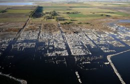 "Аргентинская Атлантида" поднимается со дна озера (ФОТО)