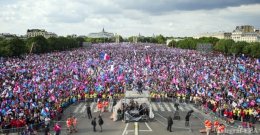 Французы массово протестуют против однополых браков