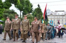 Герои не умирают! Во Львове и Ивано-Франковске на марш вышли ветераны УПА (ВИДЕО)