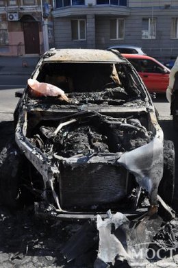 Полузащитнику ФК "Днепр" сожгли BMW (ФОТО)