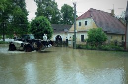 Власти чешской столицы начали эвакуацию населения (ФОТО)