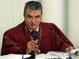 Европейским суд требует у Украины восстановить в должности уволенного судью ВС