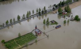 В Будапеште ввели режим чрезвычайной ситуации (ФОТО)