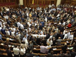 ПР обвинила "оппозиционное трио" в провале работы Верховной Рады