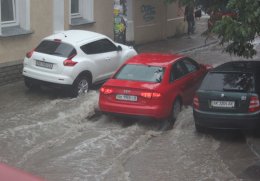 Симферополь стал жертвой проливных дождей (ВИДЕО)