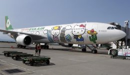 Тайваньская авиакомпания украсила самолеты милыми кошечками (ФОТО+ВИДЕО)
