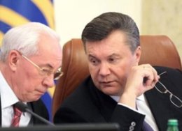 Янукович запретил Азарову идти в отпуск
