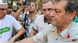 Депутат-коммунист Николай Джарданов: "Я осетин, между прочим, я могу и зарезать" (ФОТО+ВИДЕО)