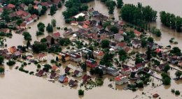 Большая вода берет в плен Сербию (ВИДЕО)