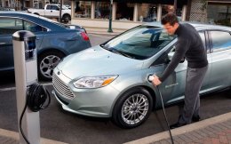 В Европе началось производство электрического Ford Focus (ФОТО)