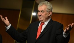 Президент Чехии предложил правительству уйти в отставку