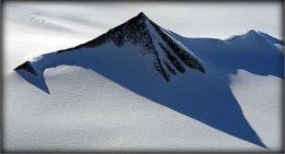 Ученые отыскали в Антарктиде древние пирамиды