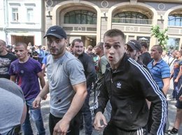 «Спортсмен», участвующий в потасовке с журналистами 18-го мая, сегодня охраняет «Батькивщину» (ФОТО)