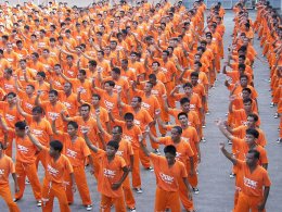 Тысячная акция латиноамериканских танцев: исполняют заключенные (ВИДЕО)