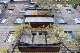 Банк выгнал инвалидов на улицу и продал их квартиру (ВИДЕО)