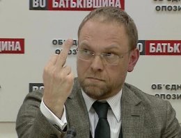 Сергей Власенко: "Ну будет против меня не 3 дела, а 4 - я уже привык"