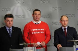 Виктор Янукович переиграл оппозицию