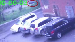 Инвалид час умирал на глазах у равнодушных прохожих (ВИДЕО)