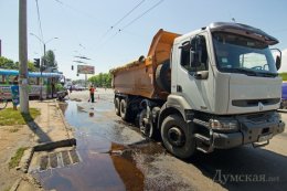 В Одессе трамвай из-за отказавших тормозов протаранил самосвал, есть жертвы (ФОТО)