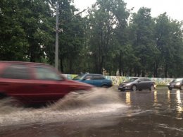 Вода заливает центр Москвы