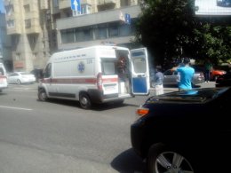 В центре Киева "Хаммер" сбил жену и детей американского дипломата (ФОТО)
