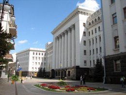 Суд Киева запретил любые акции на улицах Банковая и Лютеранская до конца года