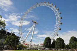 В Киеве установят грандиозное колесо обозрения с кабинками для VIP-персон (ФОТО)