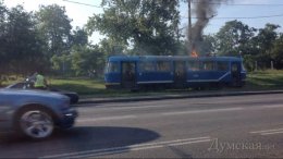 В Одессе пассажиры выпрыгивали из горящего трамвая (ВИДЕО)