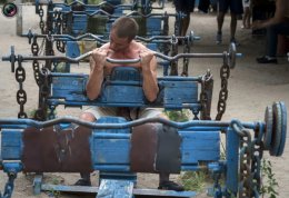 Тренажерный городок "Качалка", что в Гидропарке, признали самым суровым в мире (ВИДЕО)