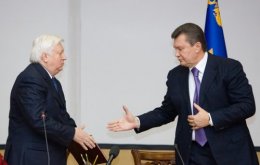 Зачем Янукович хочет сделать Пшонку вечным прокурором