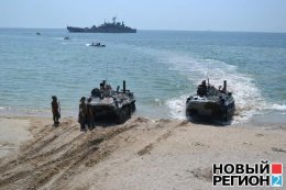 Украинский БТР застрял в песке под Одессой во время учений (ФОТО+ВИДЕО)