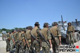 Украинский БТР застрял в песке под Одессой во время учений (ФОТО+ВИДЕО)