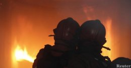 Мощный пожар уничтожил здание Минобороны в Харькове (ВИДЕО)