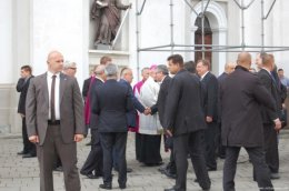 Коморовский и Грищенко почтили память жертв Волынской трагедии (ФОТО)
