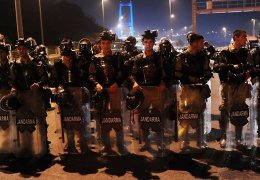 В крупнейших городах Турции произошли очередные масштабные столкновения (ФОТО)