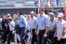 Как олигархи пиарят своих оппозиционных политиков (ФОТО)