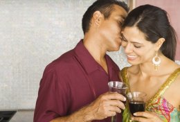 Употребление вина в умеренных количествах защищает мужчин от рака