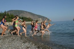 На пляже лагеря «Артек» торговали алкоголем и сигаретами