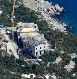 Янукович в Крыму строит собственное королевство (ФОТО)