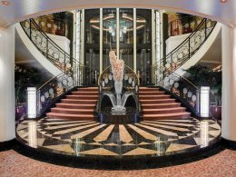 Завтра в Одесском порту ожидают заход новейшего круизного лайнера Luxury-класса (ФОТО)